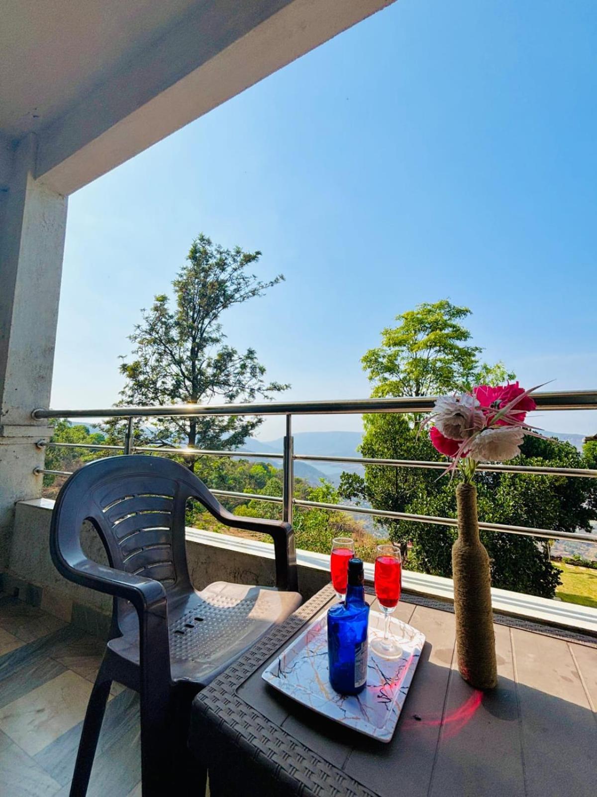 Hotel Oneness Mahableshwar à Mahābaleshwar Extérieur photo