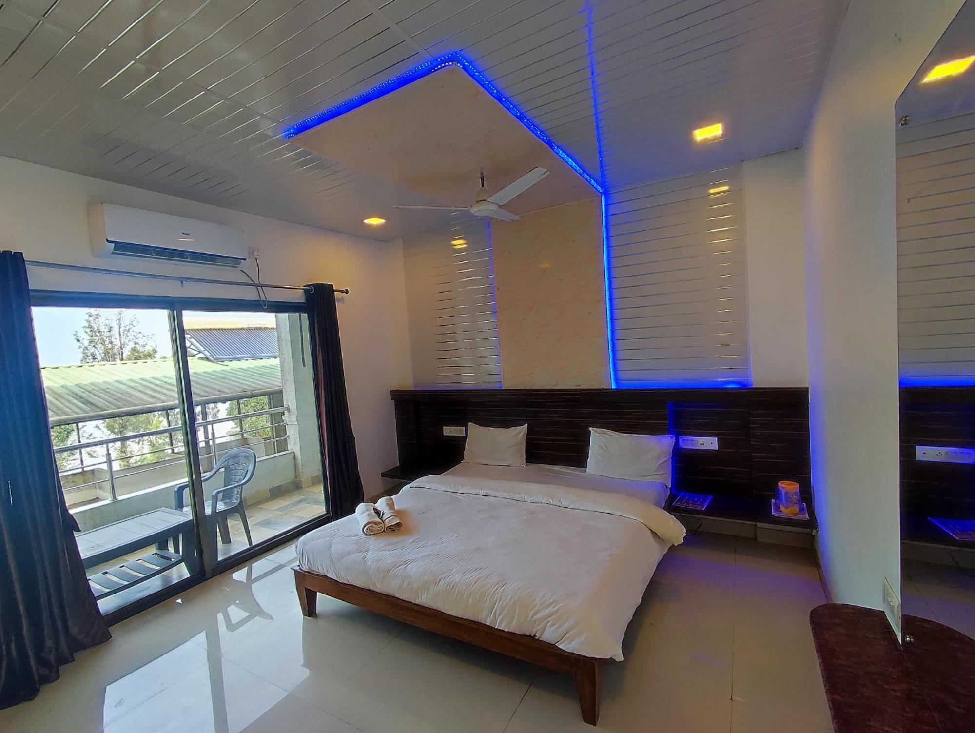 Hotel Oneness Mahableshwar à Mahābaleshwar Extérieur photo