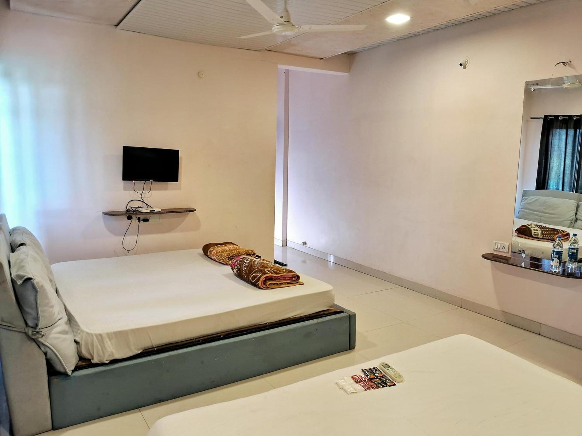 Hotel Oneness Mahableshwar à Mahābaleshwar Extérieur photo