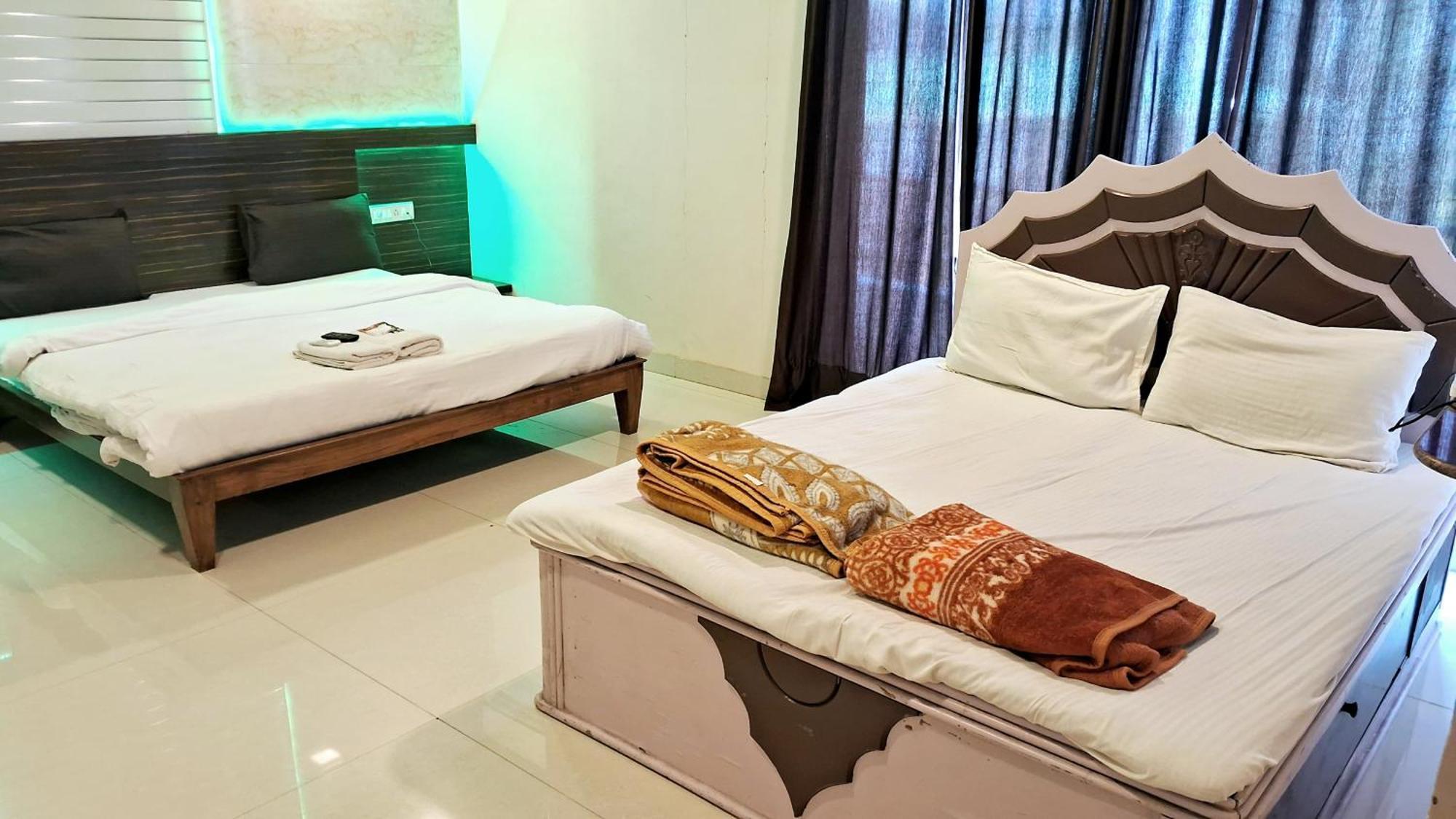 Hotel Oneness Mahableshwar à Mahābaleshwar Extérieur photo