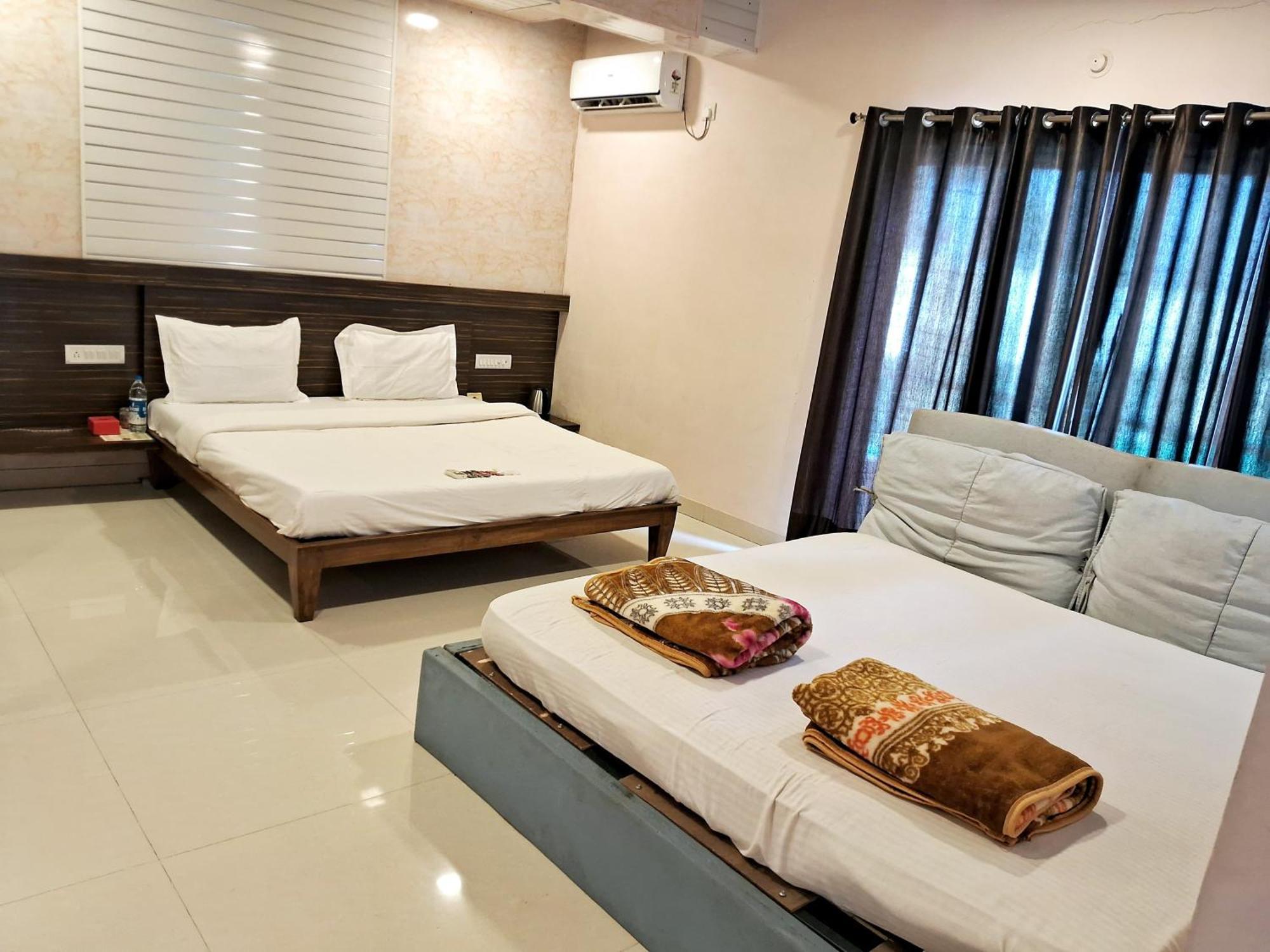 Hotel Oneness Mahableshwar à Mahābaleshwar Extérieur photo